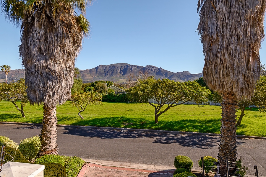 5 Bedroom Property for Sale in Constantia Western Cape